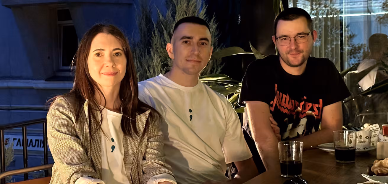 Three Flexum team members at dinner